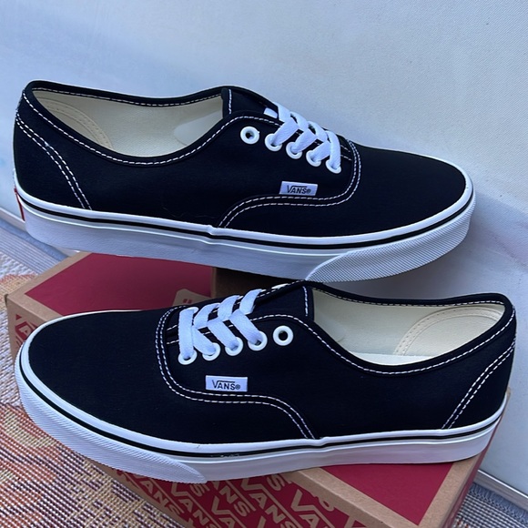 Vans WMNS Authentic Black
VN000EE3BLK Sneakers - Picture 11 of 16